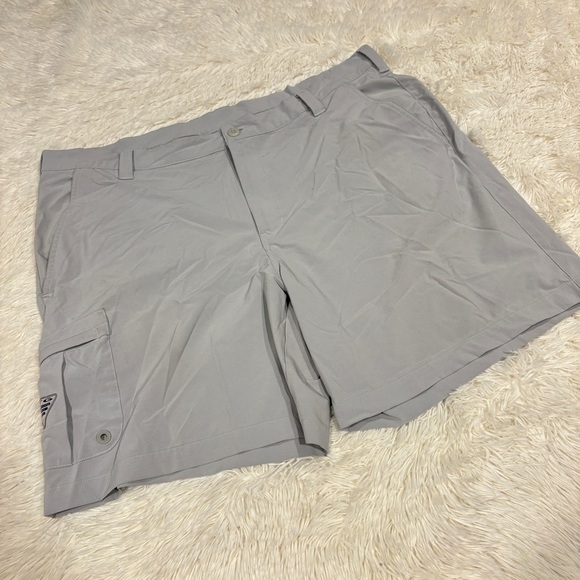 COLUMBIA Performance Fishing Gear Shorts gray Mens size 42 EUC - Picture 1 of 11